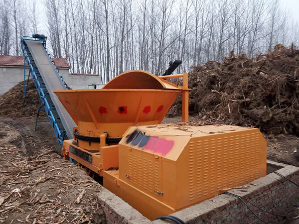 廣東佛山樹墩破碎機(jī)現(xiàn)場(chǎng)